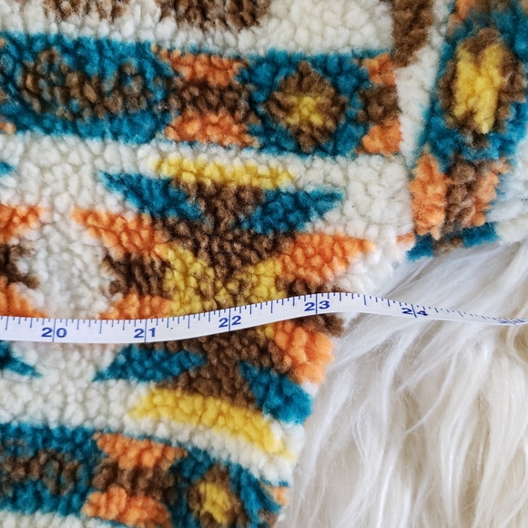 EUC Urban Outfitters Aztech Printed Half-Zip Pull Over Cropped Size Large - Picture 12 of 14